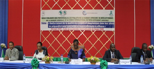 Burkina Faso : la Bad, la Bm et le Fida s’engagent pour 895 milliards FCFA Burkina Faso : la Bad, la Bm et le Fida s’engagent pour 895 milliards FCFA