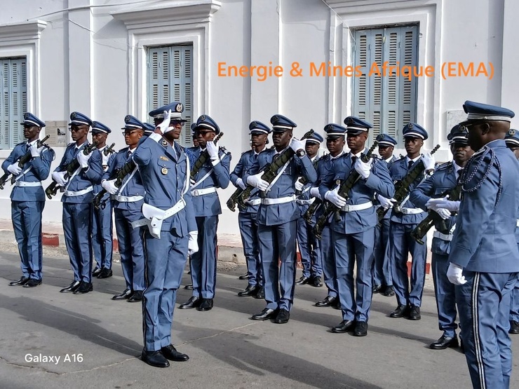 Le Directeur régional des Douanes du Nord saluant ses troupes à l'occasion de la célébration de la journée internationale des Douanes. Le Directeur régional des Douanes du Nord saluant ses troupes à l'occasion de la célébration de la journée internationale des Douanes.