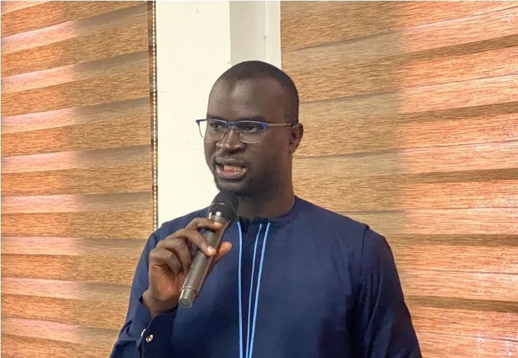 Le secrétaire permanent du Comité national ITIE Sénégal, Thaddée Adiouma Seck, présentant à la presse les résultats de la troisième validation, couvrant la période de novembre 2021 à août 2025. Le secrétaire permanent du Comité national ITIE Sénégal, Thaddée Adiouma Seck, présentant à la presse les résultats de la troisième validation, couvrant la période de novembre 2021 à août 2025.