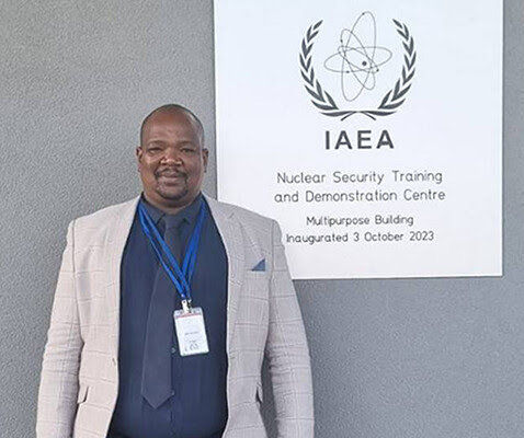 Dr Tebogo Kupi du Centre des sciences et technologies des rayonnements appliqués de l’Université du Nord-Ouest (NWU). Dr Tebogo Kupi du Centre des sciences et technologies des rayonnements appliqués de l’Université du Nord-Ouest (NWU).