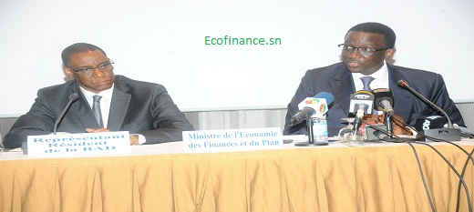 A droite, le ministre sénégalais de l'Economie, des Finances et du Plan à côté du représentant résident de la Bad au Sénégal, Lamine Ndongo. A droite, le ministre sénégalais de l'Economie, des Finances et du Plan à côté du représentant résident de la Bad au Sénégal, Lamine Ndongo.