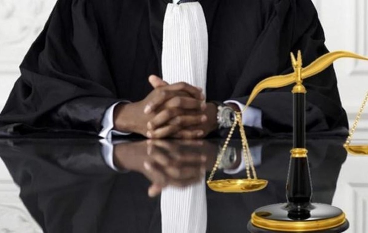 Le GAFI place désormais les professionnels du droit et du conseil (avocats, notaires, experts-comptables, conseils en gestion) en première ligne de la conformité.