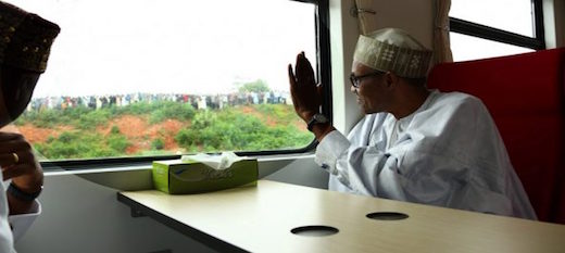 Inauguration d’un premier train à « grande vitesse » au Nigeria Inauguration d’un premier train à « grande vitesse » au Nigeria
