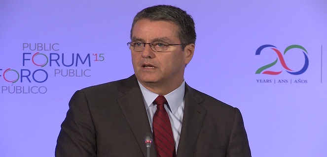Roberto Azevêdo souligne l'importance de défendre la cause du commerce face à un sentiment anti-mondialisation observé dans de nombreux pays. 