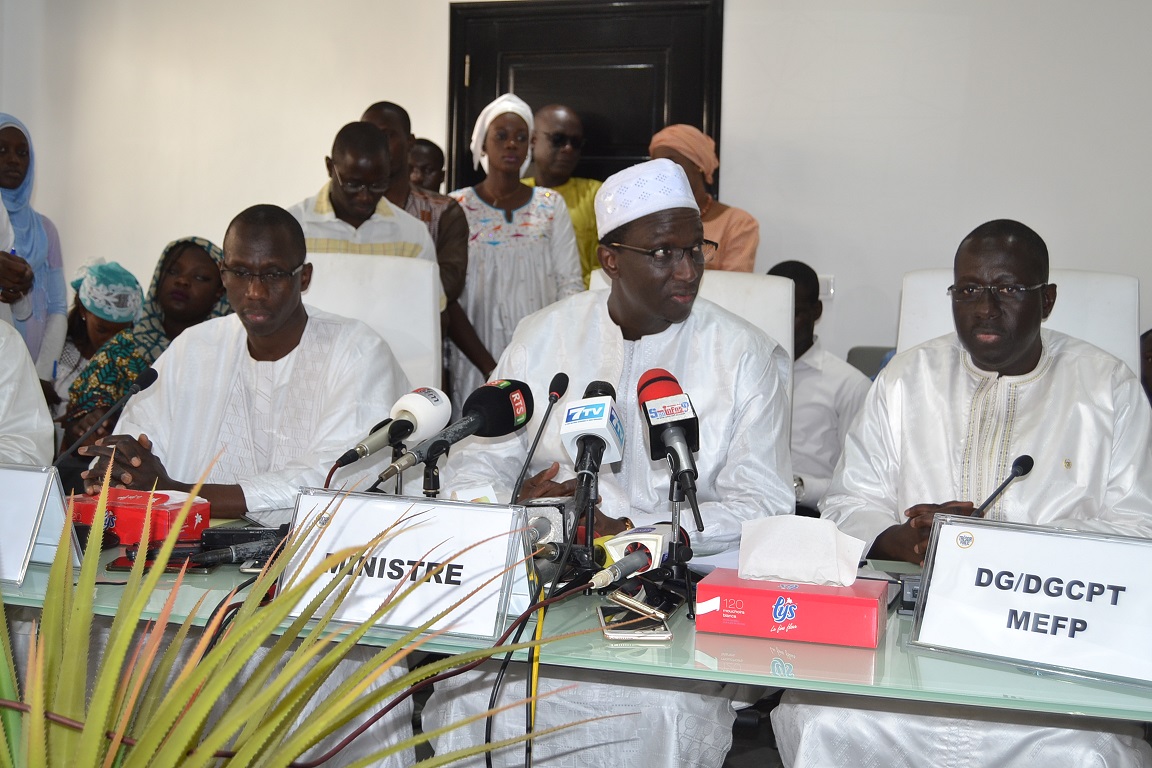 Revivez tout en image la visite du ministre Amadou Bâ à la Direction générale de la comptabilité et du trésor public