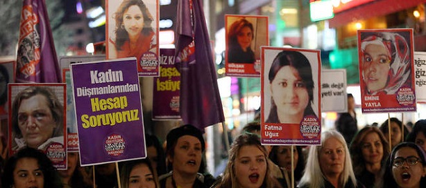 La Turquie et la violence à l'égard des femmes : des progrès éclipsés par les faibles taux de signalement, les restrictions imposées aux ONG, les mariages forcés et précoces, et la culpabilisation des victimes La Turquie et la violence à l'égard des femmes : des progrès éclipsés par les faibles taux de signalement, les restrictions imposées aux ONG, les mariages forcés et précoces, et la culpabilisation des victimes