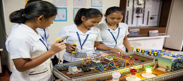 Formation dans les filières science, technologie, ingénierie et mathématique : Mastercard vise 1 million de filles d’ici 2025 Formation dans les filières science, technologie, ingénierie et mathématique : Mastercard vise 1 million de filles d’ici 2025