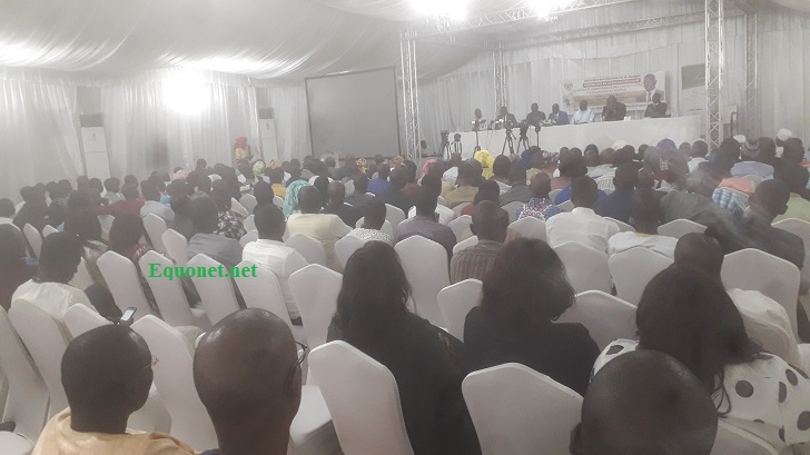 Séance de dédicace du livre de Cheikh Ndiaye. Séance de dédicace du livre de Cheikh Ndiaye.