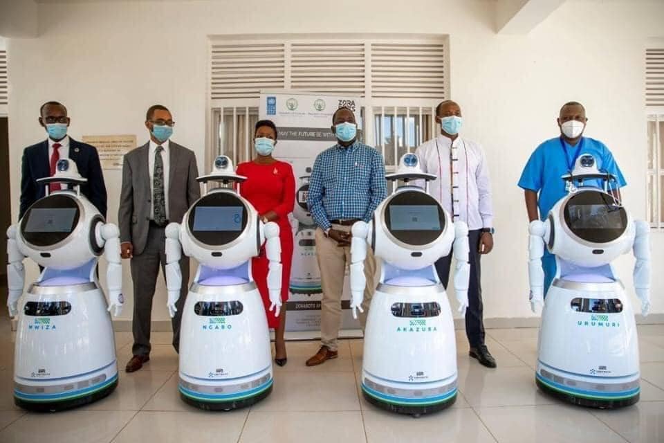 Ces robots déployés par le Rwanda peuvent tester des centaines de patients au coronavirus.. Ces robots déployés par le Rwanda peuvent tester des centaines de patients au coronavirus..