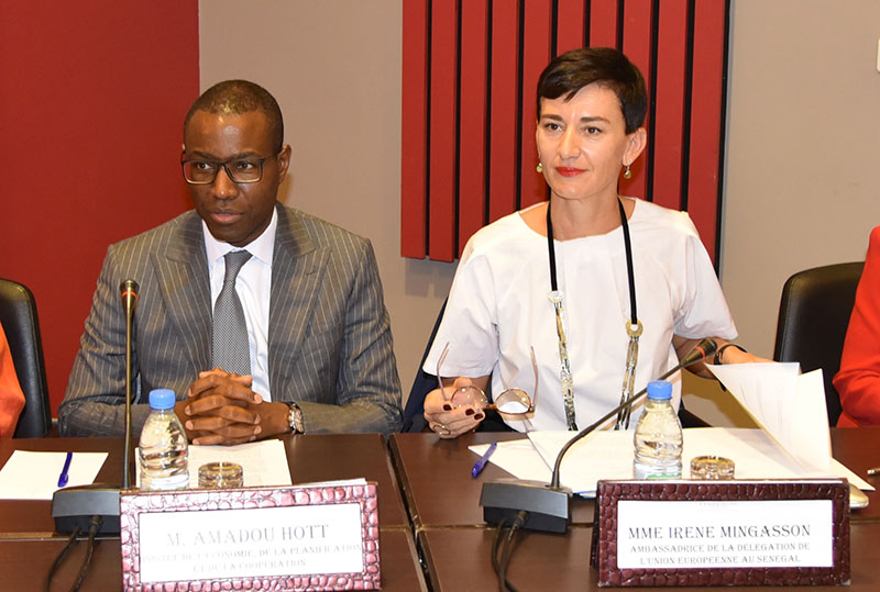 Irène Mingasson, ambassadrice de l’Union européenne au Sénégal, en compagnie du Ministre de l'Economie, Amadou Hott. Irène Mingasson, ambassadrice de l’Union européenne au Sénégal, en compagnie du Ministre de l'Economie, Amadou Hott.