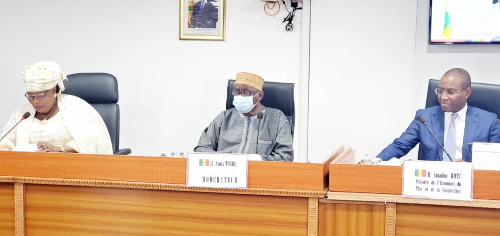Amadou Hott s'exprimant au Haut conseil des collectivités territoriales.