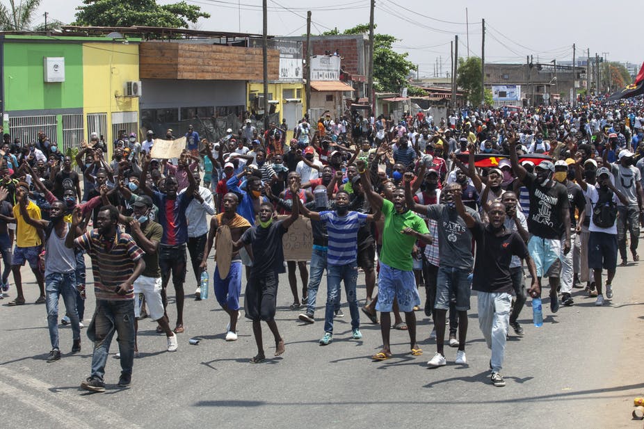 Les jeunes Angolais protestent pour de meilleures conditions de vie dans la capitale Luanda en 2020. EFE-EPA