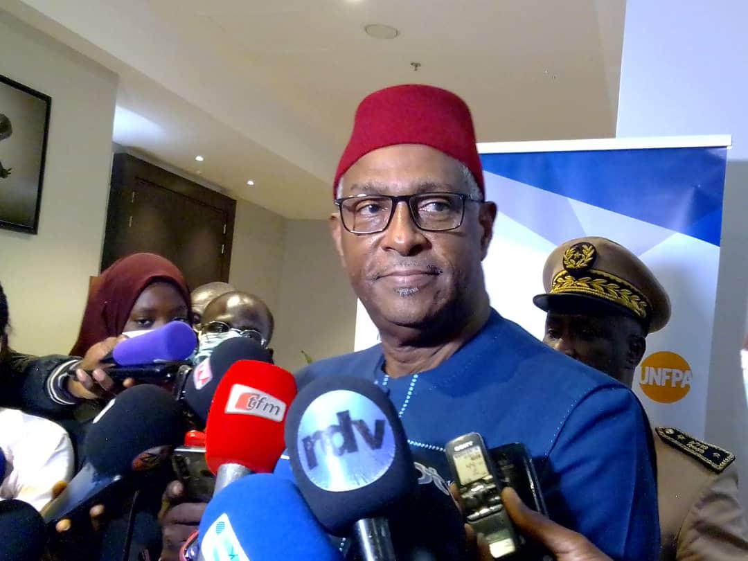 Le Maire de la Commune de Gueule Tapée-Fass-Colobane,  Ousmane Ndoye,  s'exprimant lors de l'atelier de partage des résultats du projet Fass émergent réalisés par sa municipalité.