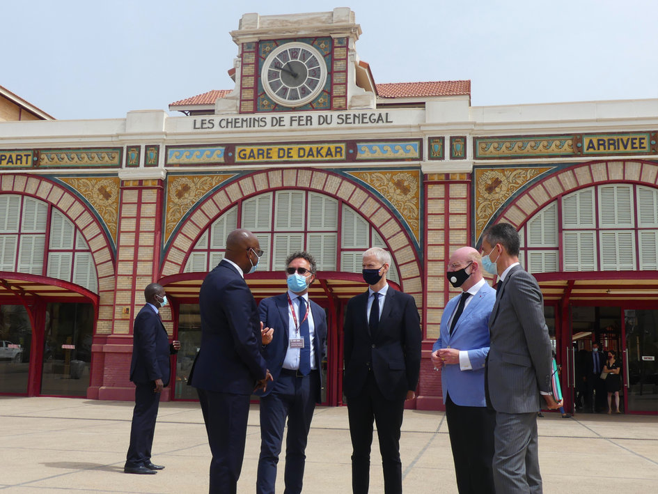 Franck Riester, ministre français délégué en charge du Commerce extérieur et de l’Attractivité, est en visite d’affaires au Sénégal. Franck Riester, ministre français délégué en charge du Commerce extérieur et de l’Attractivité, est en visite d’affaires au Sénégal.