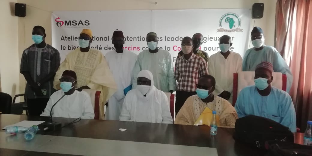 Les leaders religieux et coutumiers sénégalais s’engagent pour une campagne d’incitation à la vaccination contre covid 19 avec des arguments irréfutables. Les leaders religieux et coutumiers sénégalais s’engagent pour une campagne d’incitation à la vaccination contre covid 19 avec des arguments irréfutables.