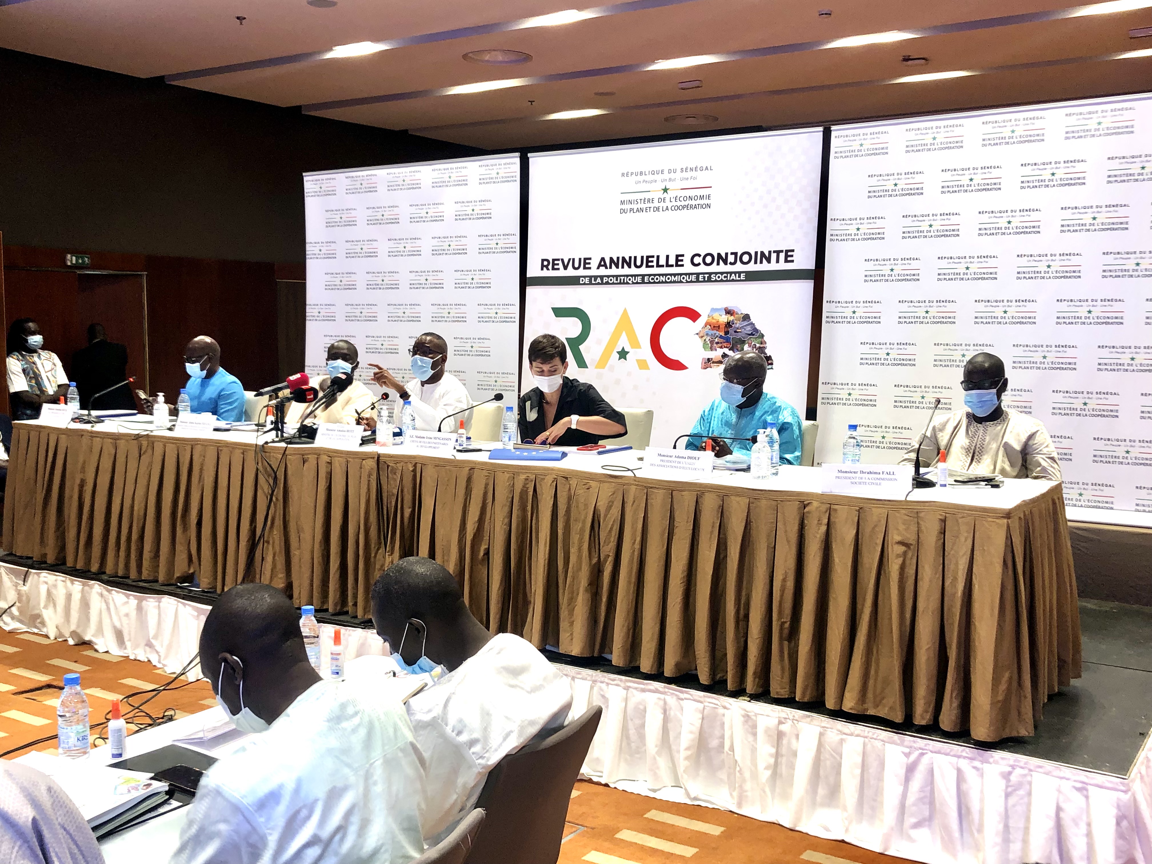 Réunion de la Revue conjointe annuelle de la politique économique et sociale du Sénégal. Réunion de la Revue conjointe annuelle de la politique économique et sociale du Sénégal.