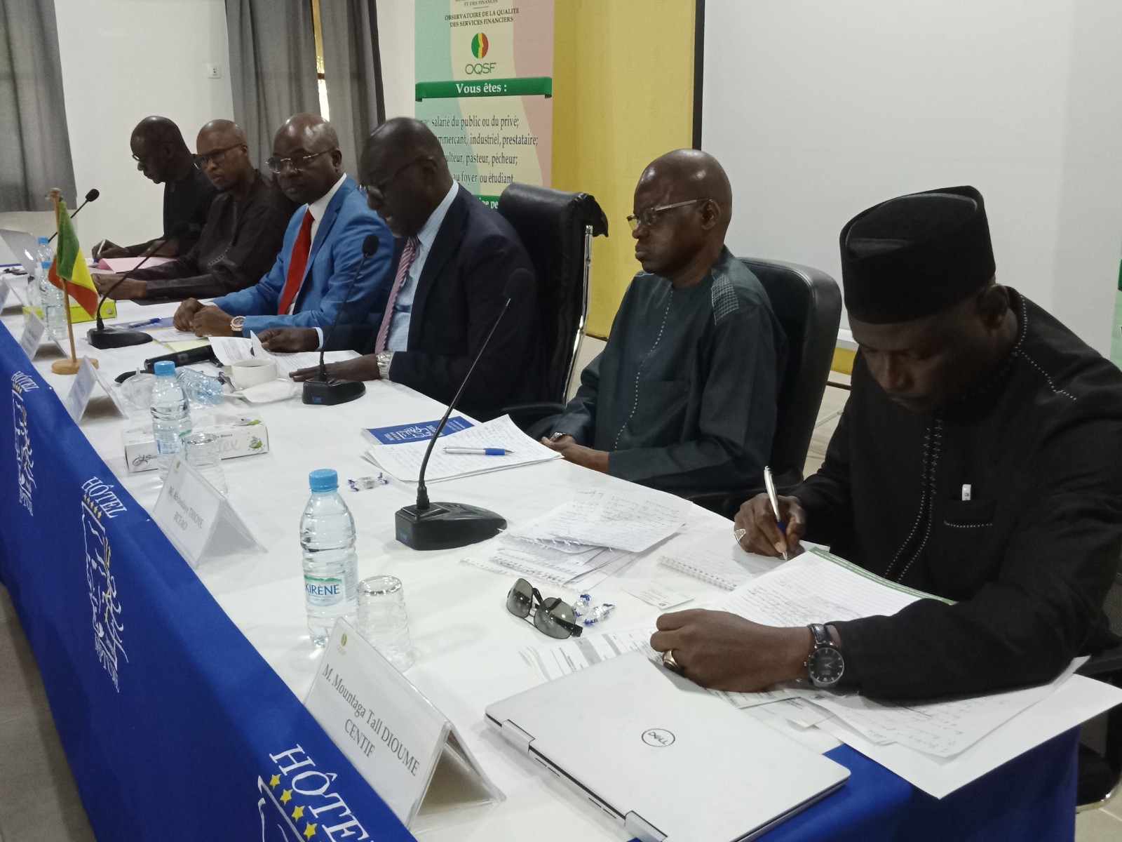 Au milieu, M. Habib Ndao, Directeur exécutif de l'OQSF. Au milieu, M. Habib Ndao, Directeur exécutif de l'OQSF.