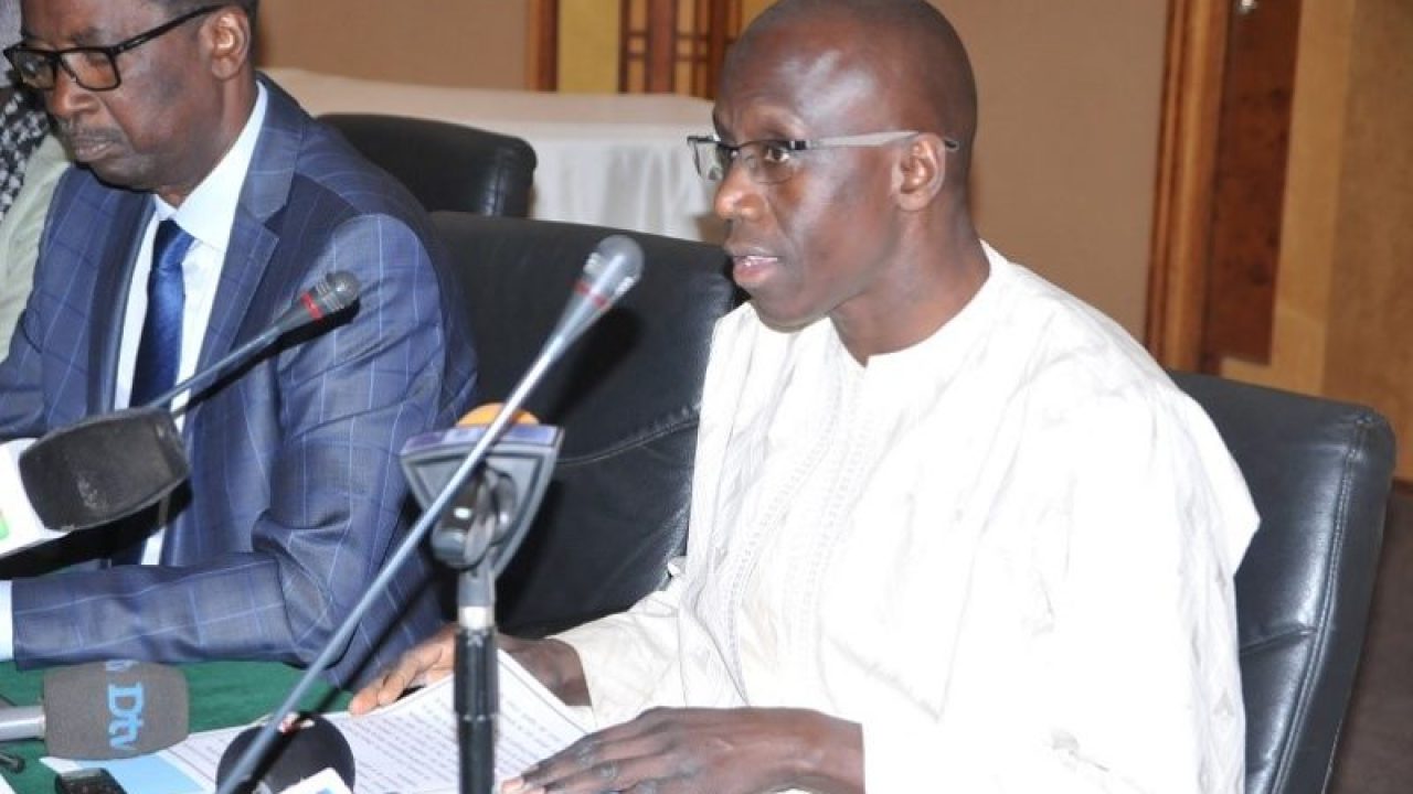 direction générale des impôts et domaines-dgid-sénégal : tous les acteurs sociaux de l’institution font bloc contre les «spécialistes des contrevérités» qui accusent leur directeur général, bassirou samba niasse, de mener une «bamboula» direction générale des impôts et domaines-dgid-sénégal : tous les acteurs sociaux de l’institution font bloc contre les «spécialistes des contrevérités» qui accusent leur directeur général, bassirou samba niasse, de mener une «bamboula»