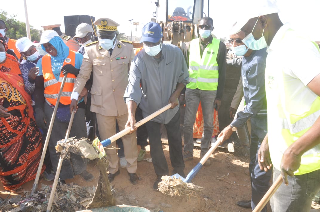 assainissement-propreté : les travaux d’embellissement de l’entrée de la ville de saint-louis seront lancés le 15 janvier. assainissement-propreté : les travaux d’embellissement de l’entrée de la ville de saint-louis seront lancés le 15 janvier.