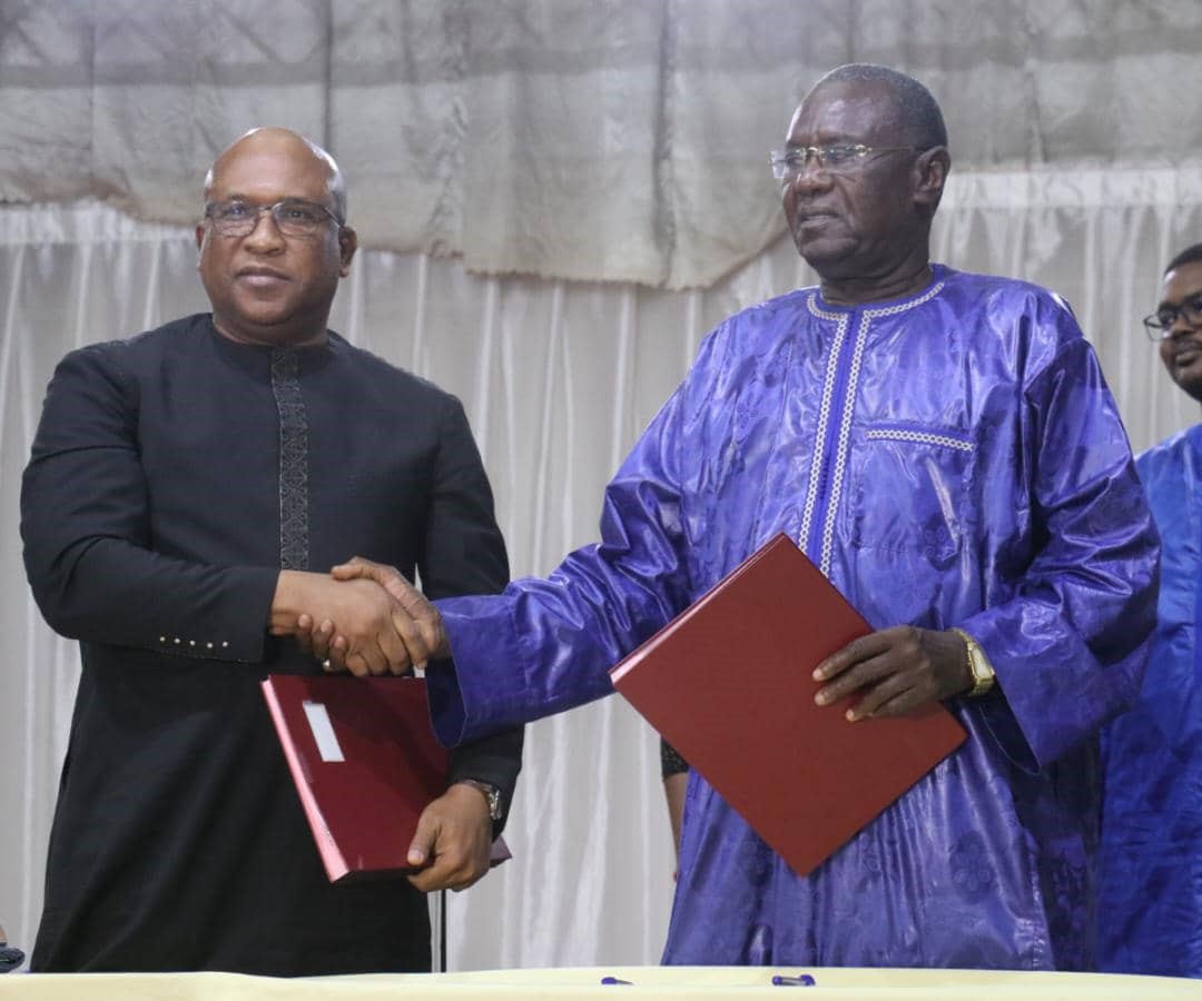 La Banque Nationale pour le Développement Economique (BNDE) en collaboration avec la Délégation Générale à l'Entreprenariat Rapide des Femmes et des Jeunes (DER/FJ) a signé ce jeudi 22 septembre 2022 un accord de financement avec l’Association des Professionnels du Transport Urbain « AFTU» . La Banque Nationale pour le Développement Economique (BNDE) en collaboration avec la Délégation Générale à l'Entreprenariat Rapide des Femmes et des Jeunes (DER/FJ) a signé ce jeudi 22 septembre 2022 un accord de financement avec l’Association des Professionnels du Transport Urbain « AFTU» .