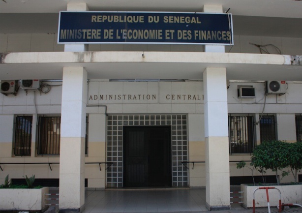 programme d'investissement public 2023-2015 : l'état sénégalais table sur 8716, 136 milliards programme d'investissement public 2023-2015 : l'état sénégalais table sur 8716, 136 milliards