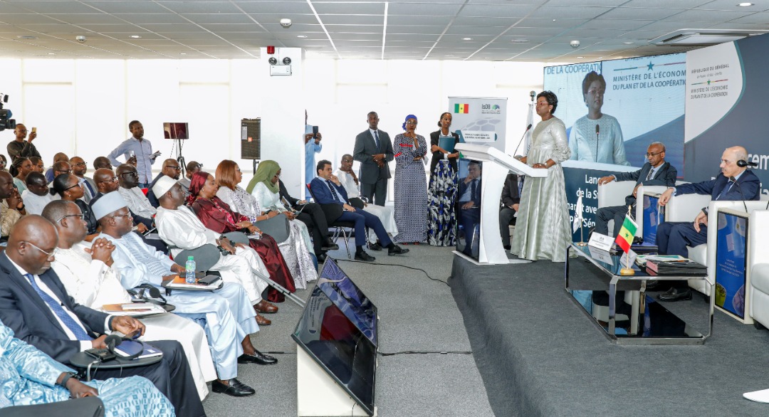 La ministre de L'Economie, du Plan et de la Coopération s'exprimant au cours de la cérémonie de lancement Stratégie de Partenariat Pays Membres 2023-2027. La ministre de L'Economie, du Plan et de la Coopération s'exprimant au cours de la cérémonie de lancement Stratégie de Partenariat Pays Membres 2023-2027.