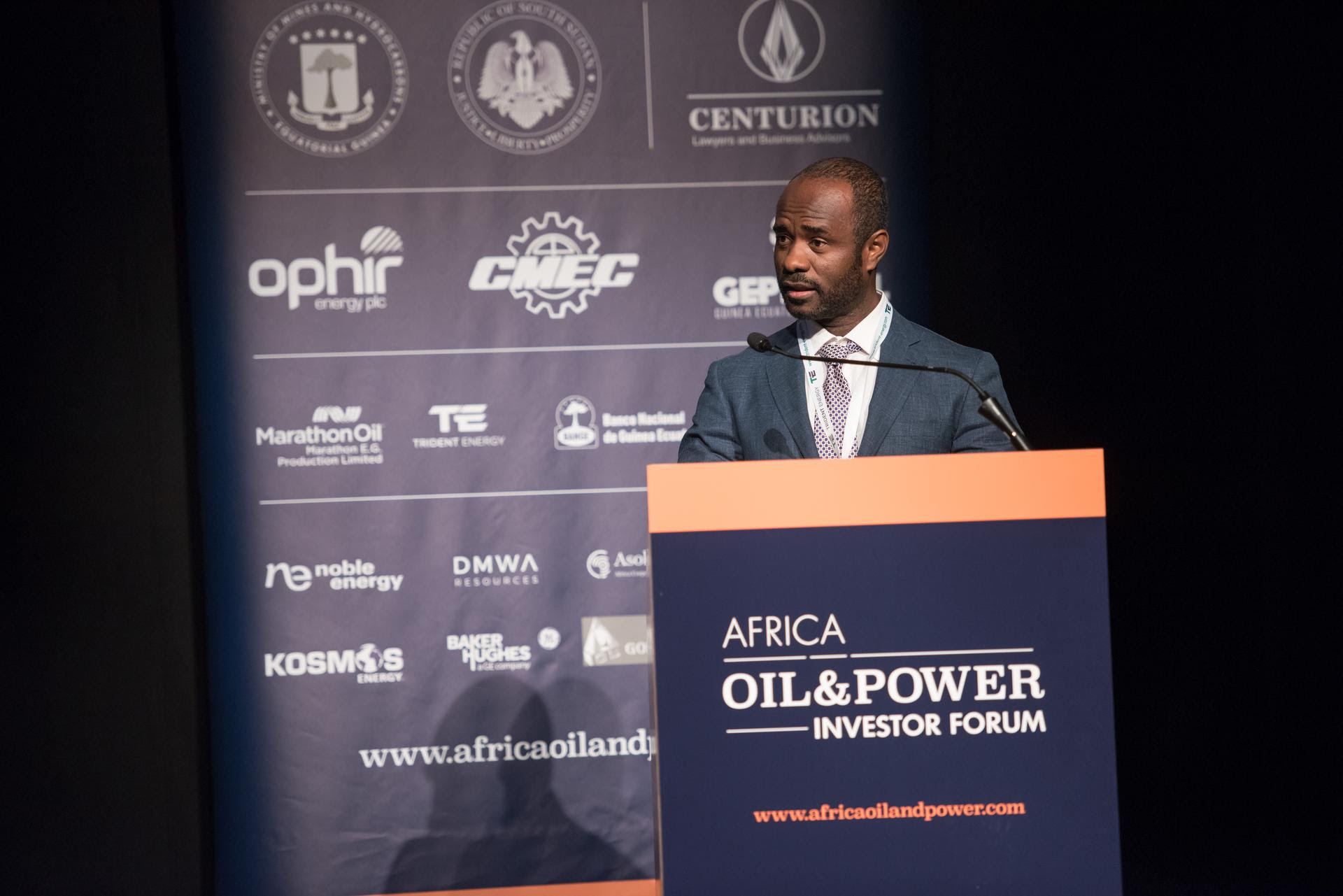 Antonio Oburu Ondo, ancien directeur général de la compagnie pétrolière nationale GEPetrol, a été nommé ministre des Mines et des Hydrocarbures. Antonio Oburu Ondo, ancien directeur général de la compagnie pétrolière nationale GEPetrol, a été nommé ministre des Mines et des Hydrocarbures.