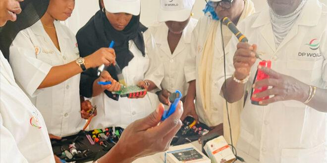 kédougou (sud sénégal) : neuf femmes rurales devenues ingénieures en énergie solaire grâce à un partenariat dp world et barefoot college international en vue d'électrifier des communautés rurales kédougou (sud sénégal) : neuf femmes rurales devenues ingénieures en énergie solaire grâce à un partenariat dp world et barefoot college international en vue d'électrifier des communautés rurales