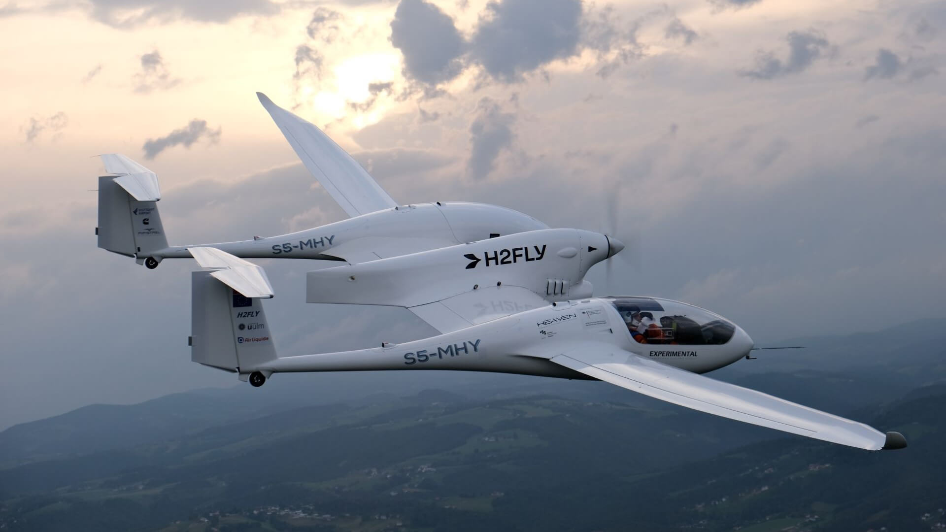 L'avion de démonstration HY4 à hydrogène-électrique a décollé de Maribor, en Slovénie, pour plusieurs essais en vol Photo de : H2FLY L'avion de démonstration HY4 à hydrogène-électrique a décollé de Maribor, en Slovénie, pour plusieurs essais en vol Photo de : H2FLY