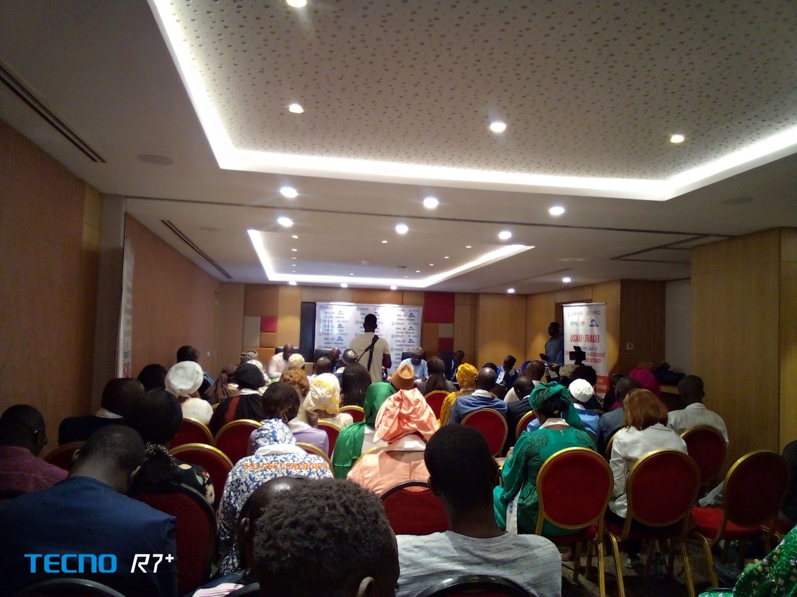 Dialogue entre Petrosen et les députés initié par le Forum civil. Dialogue entre Petrosen et les députés initié par le Forum civil.