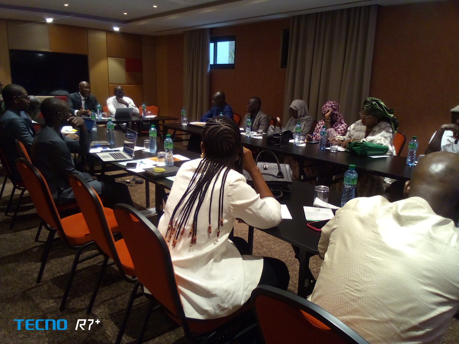 Vue d'ensemble de l'atelier sur le Waqf organisé par la HAW en direction du COJES. Vue d'ensemble de l'atelier sur le Waqf organisé par la HAW en direction du COJES.