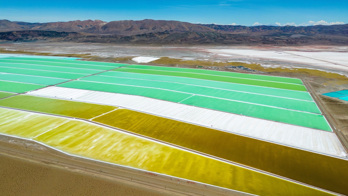 © Shutterstock/ Freedom_wanted | Champs de lithium dans le nord de l'Argentine. Ce minéral est couramment utilisé pour les batteries des véhicules électriques, les appareils mobiles et le stockage de l'énergie à l'échelle du réseau. © Shutterstock/ Freedom_wanted | Champs de lithium dans le nord de l'Argentine. Ce minéral est couramment utilisé pour les batteries des véhicules électriques, les appareils mobiles et le stockage de l'énergie à l'échelle du réseau.