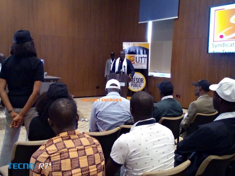 Le Directeur général du Trésor public du Sénégal, Cheikh T. Diop, s'exprime sur  la situation des finances publiques, à l'occasion de l'Assemblée générale du Syndicat unique des travailleurs du trésor. Le Directeur général du Trésor public du Sénégal, Cheikh T. Diop, s'exprime sur  la situation des finances publiques, à l'occasion de l'Assemblée générale du Syndicat unique des travailleurs du trésor.