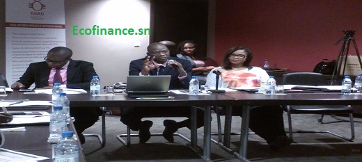 Des experts de la Boad expliquent le fonctionnement de l'institution à la presse économique sénégalaise.