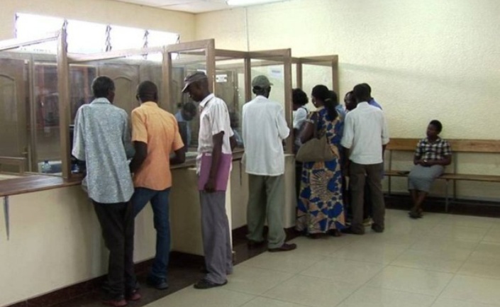 Un projet de loi propose des solutions concrètes pour renforcer la résilience des institutions de microfinances (IMF) et protéger les usagers. Un projet de loi propose des solutions concrètes pour renforcer la résilience des institutions de microfinances (IMF) et protéger les usagers.