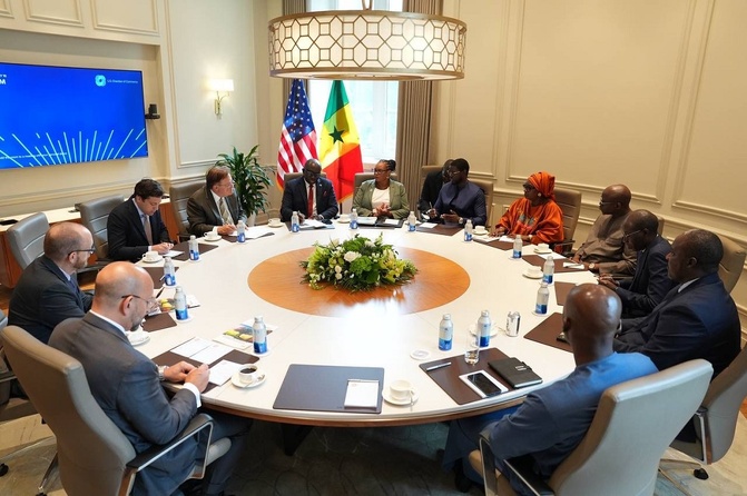 Table ronde exécutive réunissant une trentaine de hauts responsables d’entreprises américaines, au cours duquel le Président Diomaye a exposé sa vision économique claire, audacieuse et attractive pour le Sénégal.