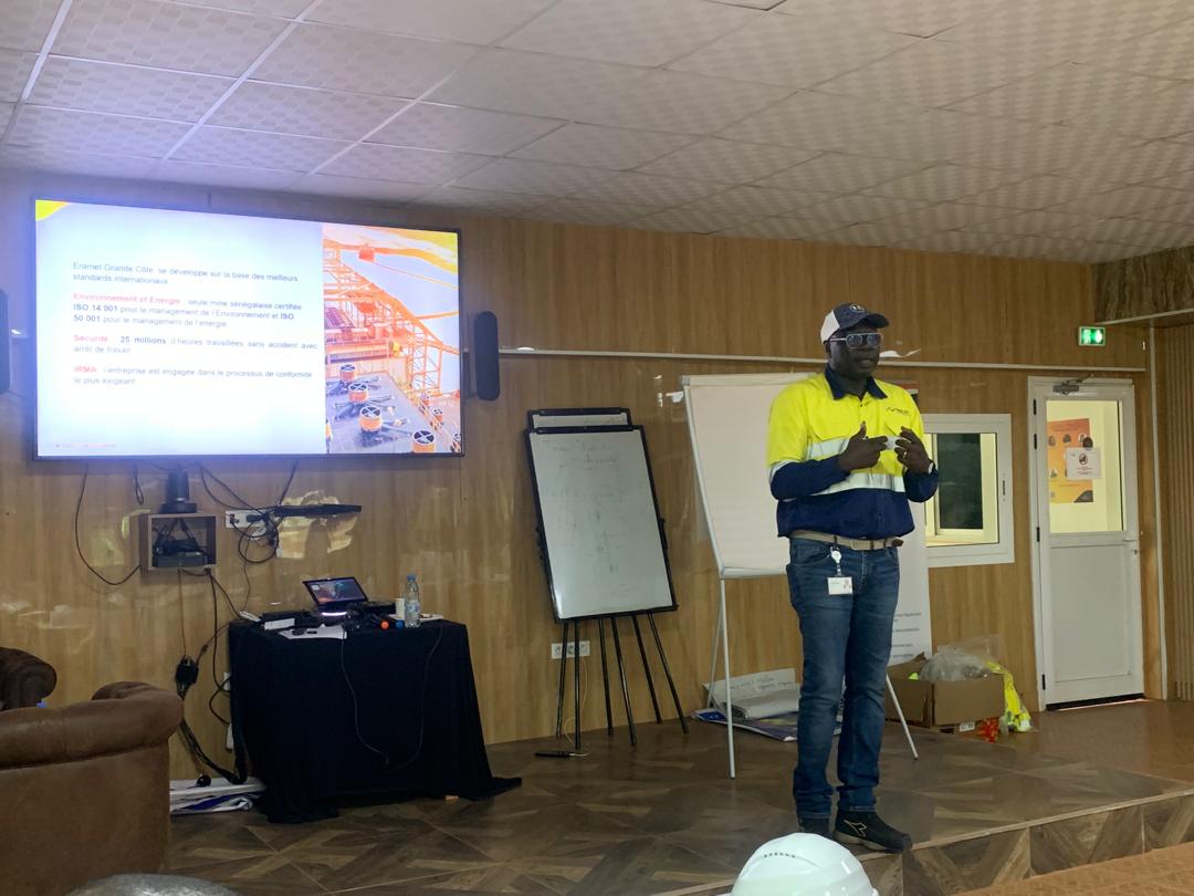 Le DG GCO, Fréderic Zanklan, met en lumière la prouesse de l’entreprise consistant à franchir le seuil de 22 millions d’heures de travail sans accident avec arrêt. Le DG GCO, Fréderic Zanklan, met en lumière la prouesse de l’entreprise consistant à franchir le seuil de 22 millions d’heures de travail sans accident avec arrêt.