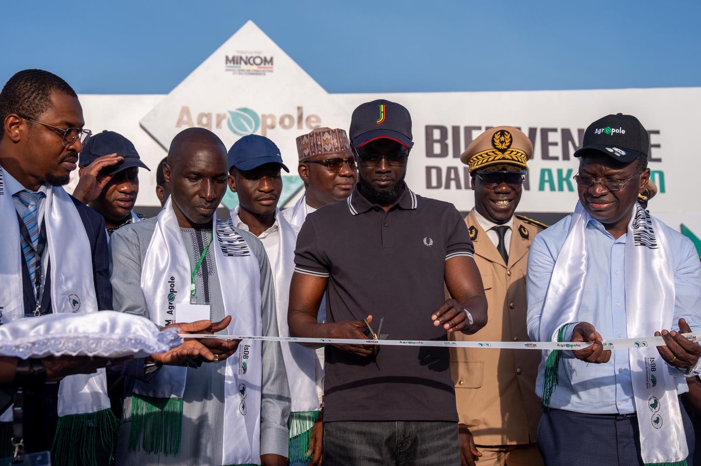 Le président de la République, Bassirou Diomaye Faye, a inauguré hier après-midi le parc agro-industriel de Kolda, une infrastructure appelée à jouer un rôle majeur dans la transformation économique du Sud et, au-delà, dans la nouvelle architecture productive du Sénégal.