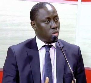 Pape Malick NDOUR, ancien minitre, a apporté une petite précision pour le professeur Amath Ndiaye à propos de la dette intérieure du Sénégal. 