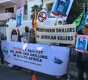 Des communautés de première ligne, des organisations de la société civile et des militants ont uni leurs voix contre les opérations de TotalEnergies. 