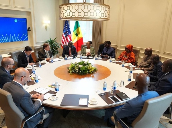 Table ronde exécutive réunissant une trentaine de hauts responsables d’entreprises américaines, au cours duquel le Président Diomaye a exposé sa vision économique claire, audacieuse et attractive pour le Sénégal.
