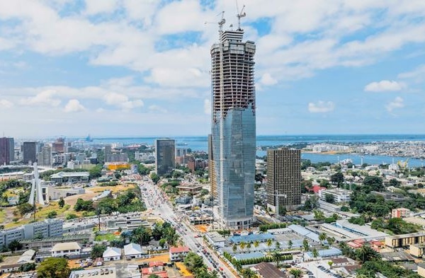 La future Tour F d'Abidjan, plus haute tour d'Afrique (©PFO Africa)