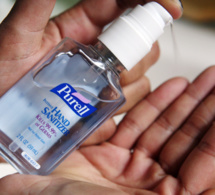 C'est faux, le gel hydroalcoolique ne constitue aucun danger si le dosage est respecté  C'est faux, le gel hydroalcoolique ne constitue aucun danger si le dosage est respecté