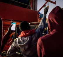 Migration irrégulière : une étude met en lumière le soutien des smartphones Migration irrégulière : une étude met en lumière le soutien des smartphones