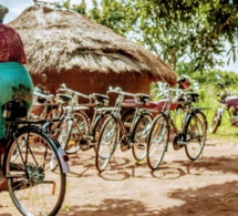 alors que le monde progresse vers l'inclusion financière, de nombreux marchés émergents et à croissance rapide restent exclus du commerce électronique mondial alors que le monde progresse vers l'inclusion financière, de nombreux marchés émergents et à croissance rapide restent exclus du commerce électronique mondial