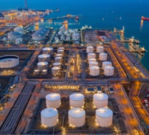 en 2020, les richesses en gaz naturel au large de la mauritanie et du sénégal ont fait l'objet du plus gros contrat à long terme de gaz naturel liquéfié signé cette année-là en 2020, les richesses en gaz naturel au large de la mauritanie et du sénégal ont fait l'objet du plus gros contrat à long terme de gaz naturel liquéfié signé cette année-là