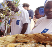 Le Sénégal, un pays sur la bonne voie de la réduction de la pauvreté Le Sénégal, un pays sur la bonne voie de la réduction de la pauvreté